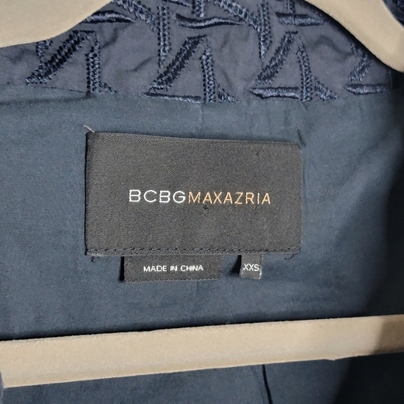 BCBG MAXAZRIA XXS Navy Blue Embroidered High Collar Button Up Shirt - Picture 6 of 10